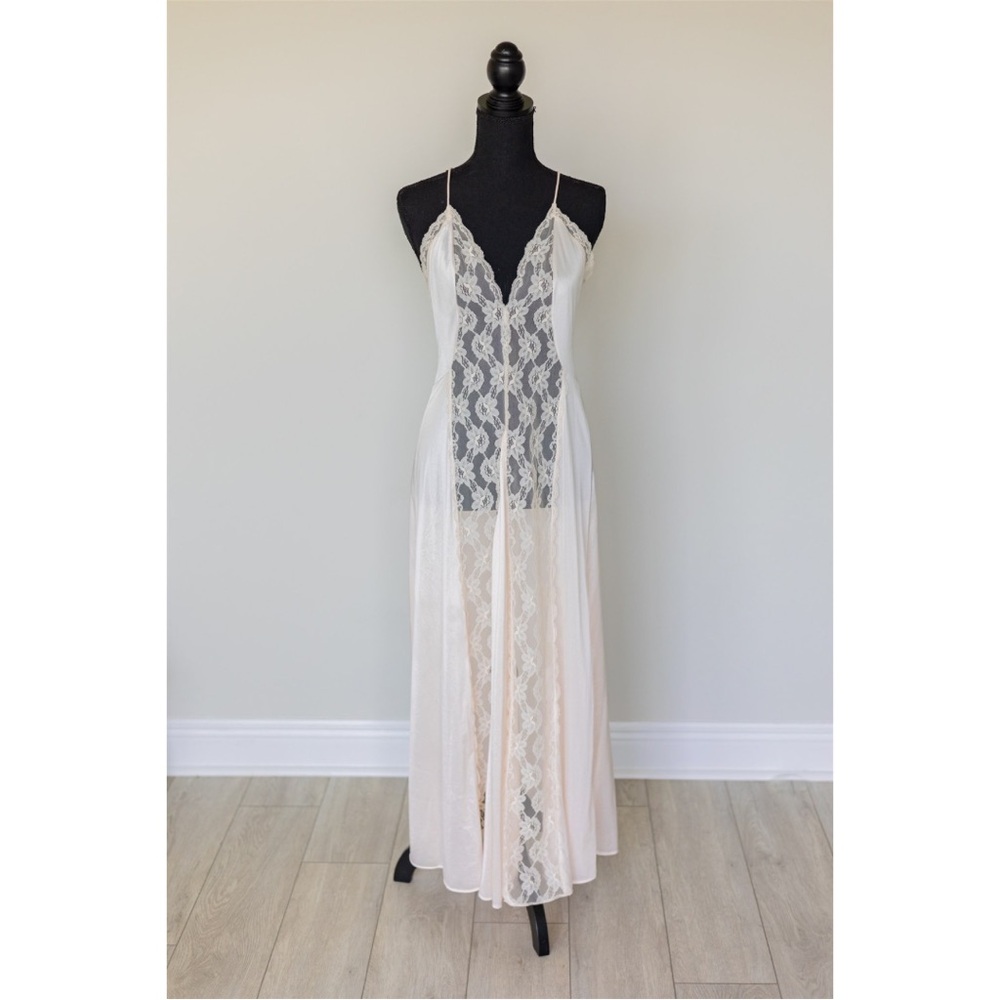 Val Mode Vintage Size Medium Nightgown